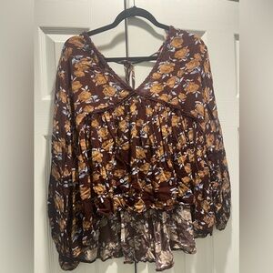 UmGee Women’s Large high low with open back top